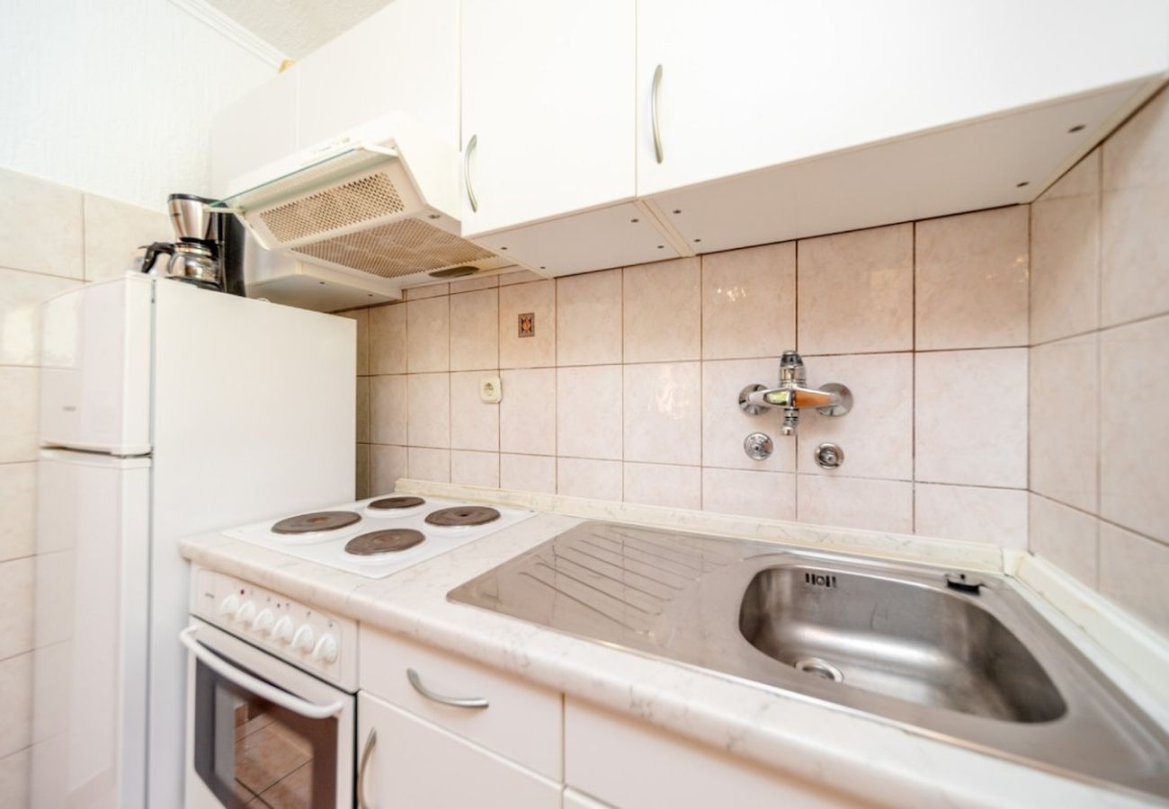 Apartment in Rab - Apartment in Barbat with Balcony, Air condition (660-2)