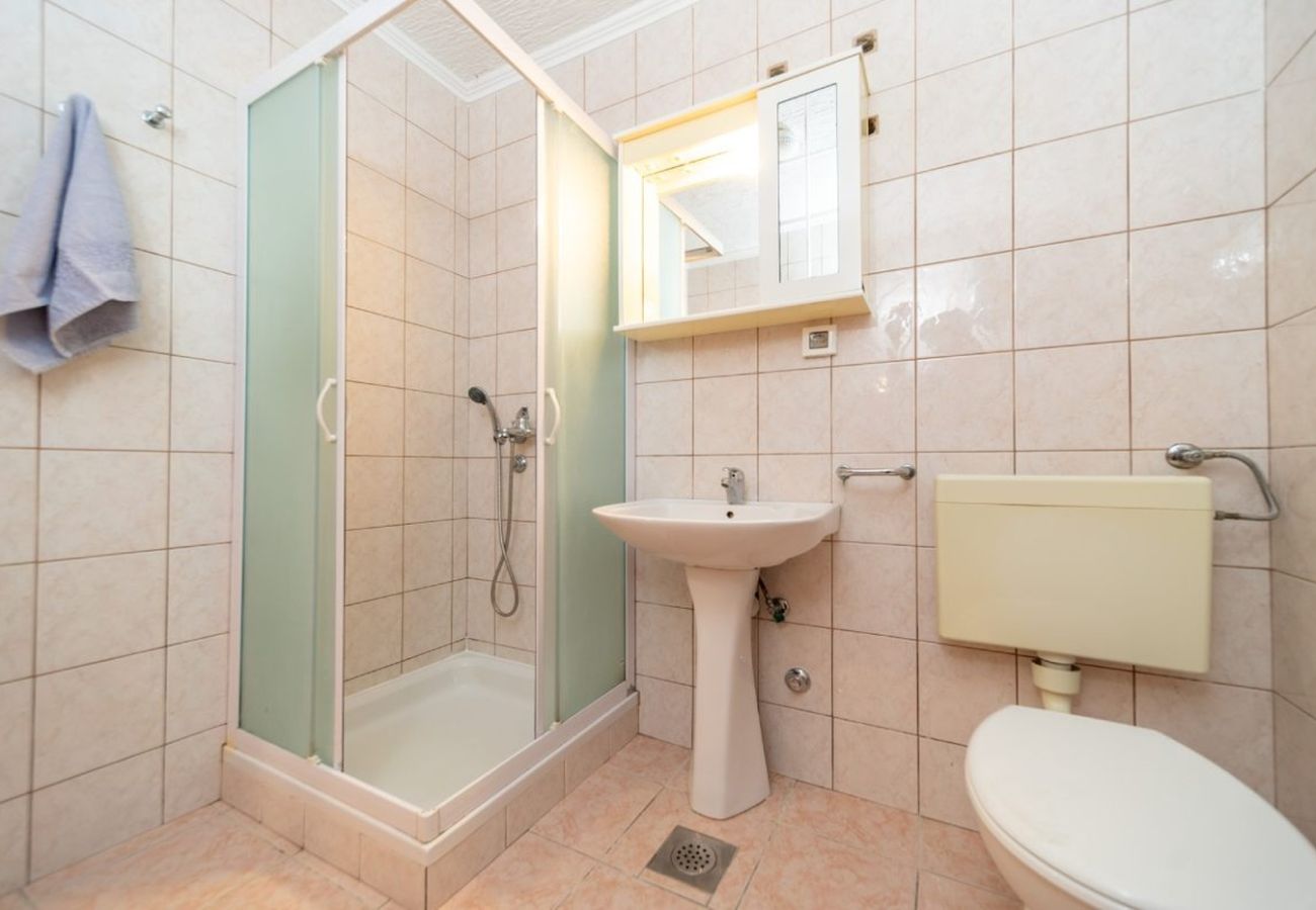 Apartment in Rab - Apartment in Barbat with Balcony, Air condition (660-2)