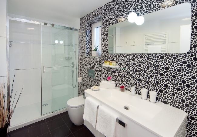 House in Labin - Holiday Home in Labin with Terrace, Air condition, WIFI, Washing machine (688-1) House in Labin - Holiday Home in Labin with Terrace, Air condition, WIFI, Washing machine (688-1)
