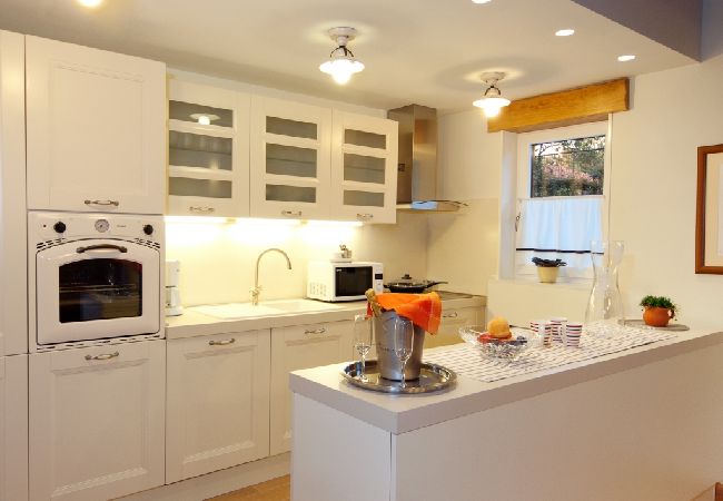 House in Labin - Holiday Home in Labin with Terrace, Air condition, WIFI, Washing machine (688-1) House in Labin - Holiday Home in Labin with Terrace, Air condition, WIFI, Washing machine (688-1)
