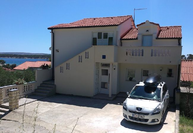 Apartment in Banjol - Apartment in Banjol with Seaview, Balcony, Air condition, WIFI (605-1) Apartment in Banjol - Apartment in Banjol with Seaview, Balcony, Air condition, WIFI (605-1)