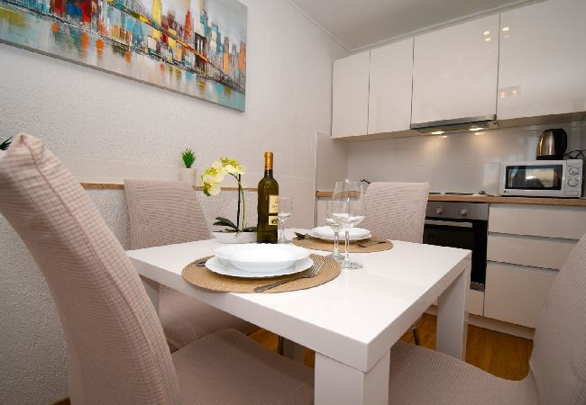 Apartment in Lopar - Apartment in Lopar with Terrace, Air condition, WIFI (613-1) Apartment in Lopar - Apartment in Lopar with Terrace, Air condition, WIFI (613-1)