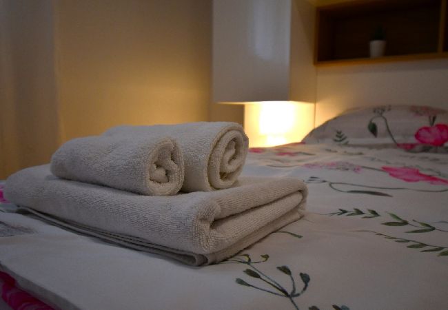 Apartment in Lopar - Apartment in Lopar with Terrace, Air condition, WIFI (613-1) Apartment in Lopar - Apartment in Lopar with Terrace, Air condition, WIFI (613-1)