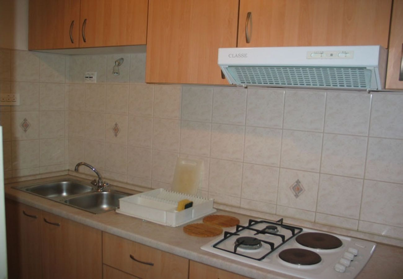 Apartment in Privlaka - Apartment in Privlaka with Terrace, Air condition, WIFI, Washing machine (821-1)