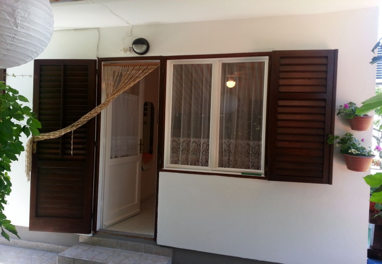 Studio in Privlaka - Studio apartment in Sabunike with Terrace, Air condition, WIFI (231-3)