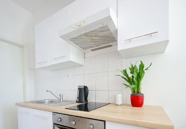 Apartment in Bibinje - Apartment in Bibinje with Terrace, Air condition, WIFI, Washing machine (877-1) Apartment in Bibinje - Apartment in Bibinje with Terrace, Air condition, WIFI, Washing machine (877-1)