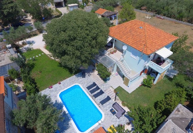 Apartment in Bibinje - Apartment in Bibinje with Terrace, Air condition, WIFI, Washing machine (877-1) Apartment in Bibinje - Apartment in Bibinje with Terrace, Air condition, WIFI, Washing machine (877-1)