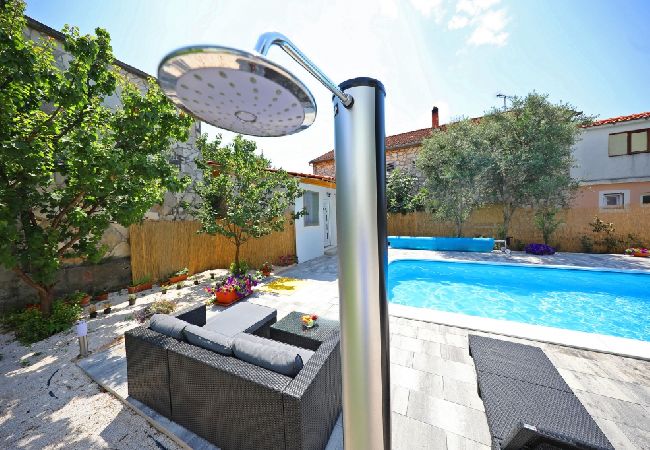 Apartment in Bibinje - Apartment in Bibinje with Terrace, Air condition, WIFI, Washing machine (877-1) Apartment in Bibinje - Apartment in Bibinje with Terrace, Air condition, WIFI, Washing machine (877-1)