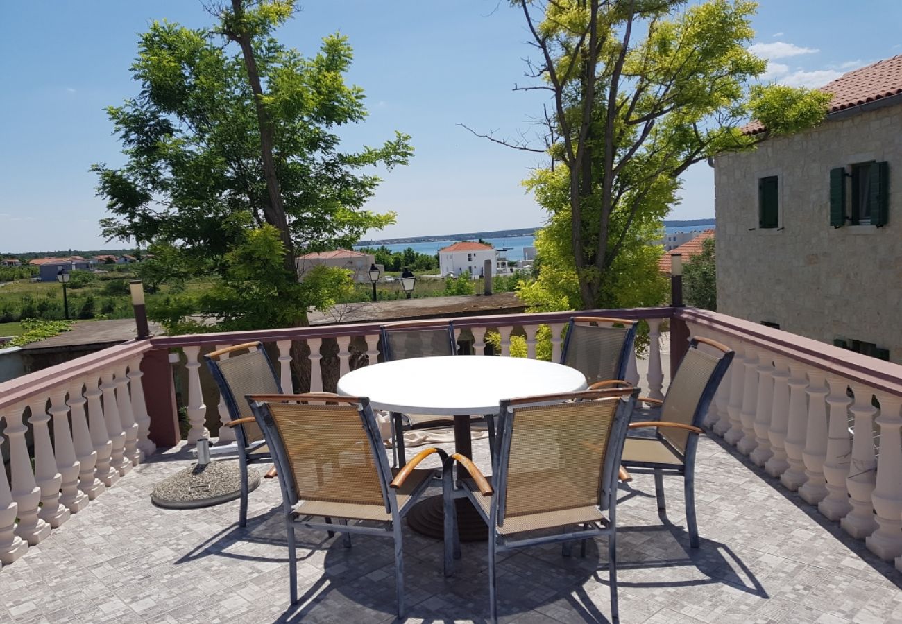 Apartment in Privlaka - Apartment in Privlaka with Balcony, Air condition, WIFI, Dishwasher (878-1)