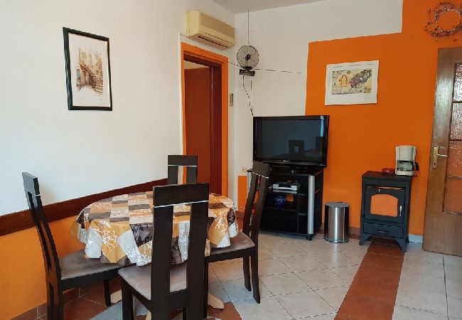 Apartment in Baška - Apartment in Baška with Balcony, Air condition, WIFI, Washing machine (883-3) Apartment in Baška - Apartment in Baška with Balcony, Air condition, WIFI, Washing machine (883-3)