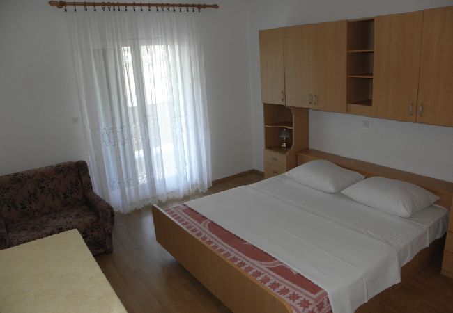 Apartment in Lopar - Apartment in Lopar with Balcony, Air condition, WIFI, Washing machine (893-1) Apartment in Lopar - Apartment in Lopar with Balcony, Air condition, WIFI, Washing machine (893-1)