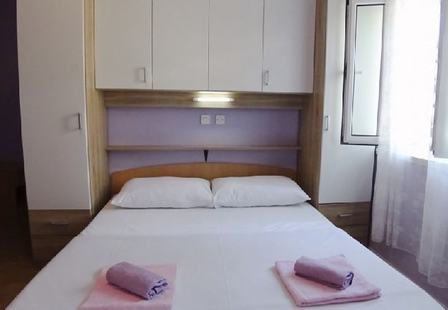 Apartment in Lopar - Apartment in Lopar with Terrace, Air condition, WIFI, Washing machine (893-2) Apartment in Lopar - Apartment in Lopar with Terrace, Air condition, WIFI, Washing machine (893-2)