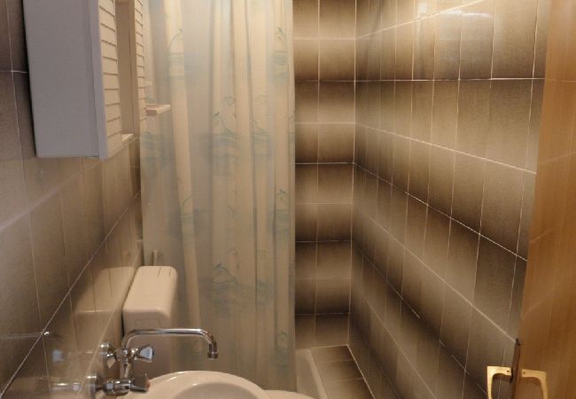 Apartment in Lopar - Apartment in Lopar with Terrace, Air condition, WIFI, Washing machine (893-2) Apartment in Lopar - Apartment in Lopar with Terrace, Air condition, WIFI, Washing machine (893-2)