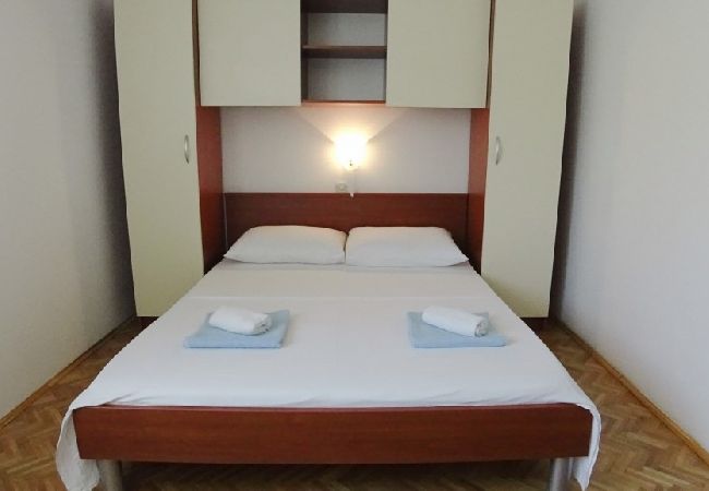 Apartment in Lopar - Apartment in Lopar with Terrace, Air condition, WIFI, Washing machine (893-4) Apartment in Lopar - Apartment in Lopar with Terrace, Air condition, WIFI, Washing machine (893-4)