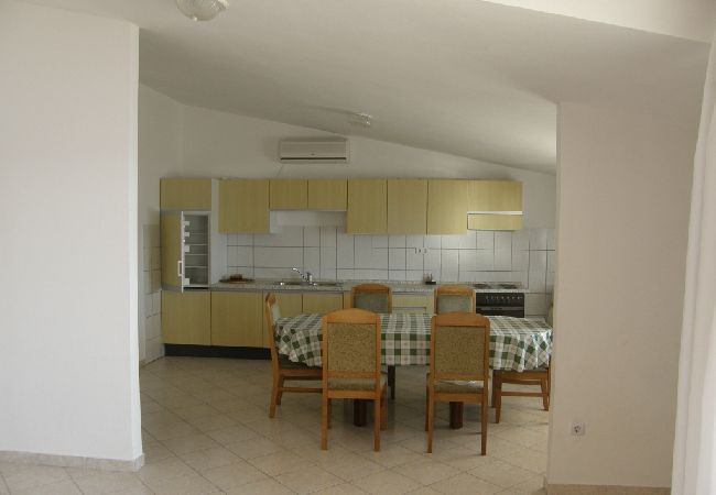 Apartment in Duce - Apartment in Duće with Seaview, Terrace, Air condition, WIFI (900-2) Apartment in Duce - Apartment in Duće with Seaview, Terrace, Air condition, WIFI (900-2)
