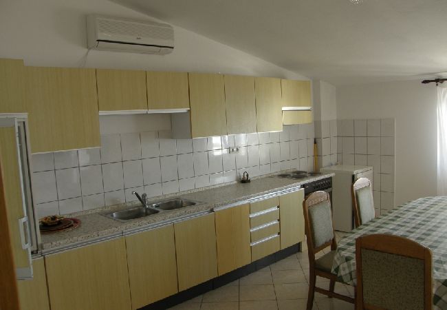 Apartment in Duce - Apartment in Duće with Seaview, Terrace, Air condition, WIFI (900-2) Apartment in Duce - Apartment in Duće with Seaview, Terrace, Air condition, WIFI (900-2)