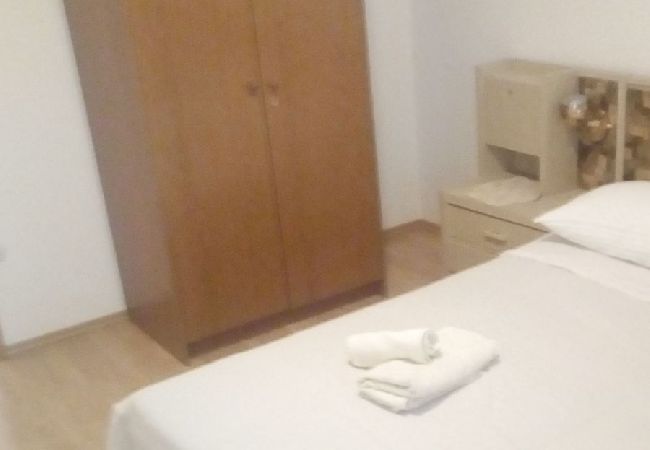Apartment in Duce - Apartment in Duće with Seaview, Terrace, Air condition, WIFI (900-2) Apartment in Duce - Apartment in Duće with Seaview, Terrace, Air condition, WIFI (900-2)
