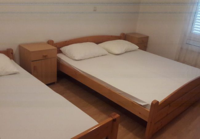 Apartment in Duce - Apartment in Duće with Seaview, Terrace, Air condition, WIFI (900-2) Apartment in Duce - Apartment in Duće with Seaview, Terrace, Air condition, WIFI (900-2)