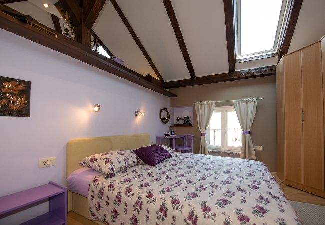 Apartment in Opatija - Apartment in Opatija with Air condition, WIFI, Washing machine (905-2) Apartment in Opatija - Apartment in Opatija with Air condition, WIFI, Washing machine (905-2)