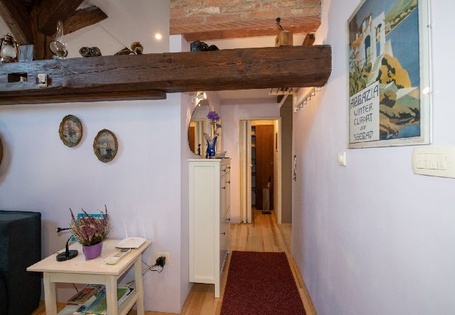 Apartment in Opatija - Apartment in Opatija with Air condition, WIFI, Washing machine (905-2) Apartment in Opatija - Apartment in Opatija with Air condition, WIFI, Washing machine (905-2)