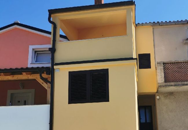 Apartment in Stivan - Apartment in Stivan with Terrace, Air condition, WIFI (920-1) Apartment in Stivan - Apartment in Stivan with Terrace, Air condition, WIFI (920-1)