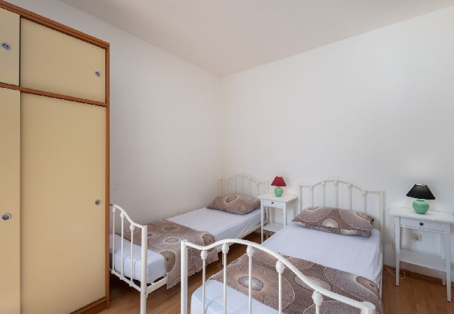 Apartment in Supetarska Draga - Apartment in Supetarska Draga with Seaview, Balcony, Air condition, WIFI (3321-1) Apartment in Supetarska Draga - Apartment in Supetarska Draga with Seaview, Balcony, Air condition, WIFI (3321-1)