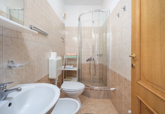 Apartment in Supetarska Draga - Apartment in Supetarska Draga with Seaview, Balcony, Air condition, WIFI (3321-1) Apartment in Supetarska Draga - Apartment in Supetarska Draga with Seaview, Balcony, Air condition, WIFI (3321-1)