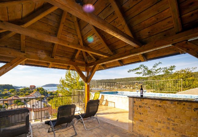 Apartment in Supetarska Draga - Apartment in Supetarska Draga with Seaview, Balcony, Air condition, WIFI (3321-1) Apartment in Supetarska Draga - Apartment in Supetarska Draga with Seaview, Balcony, Air condition, WIFI (3321-1)