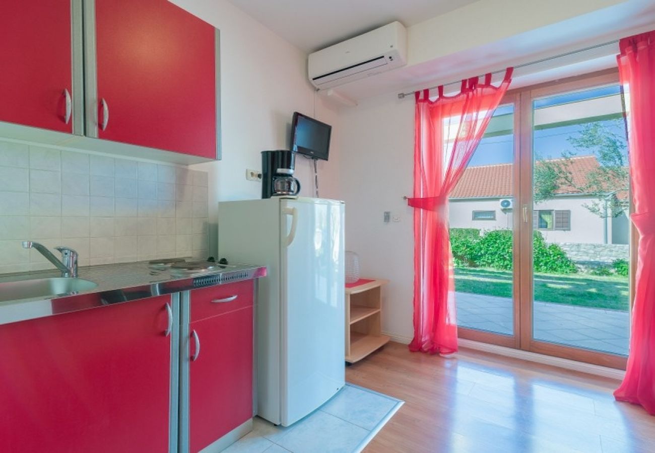 Studio in Nin - Studio apartment in Nin with Terrace, Air condition, WIFI (864-2)