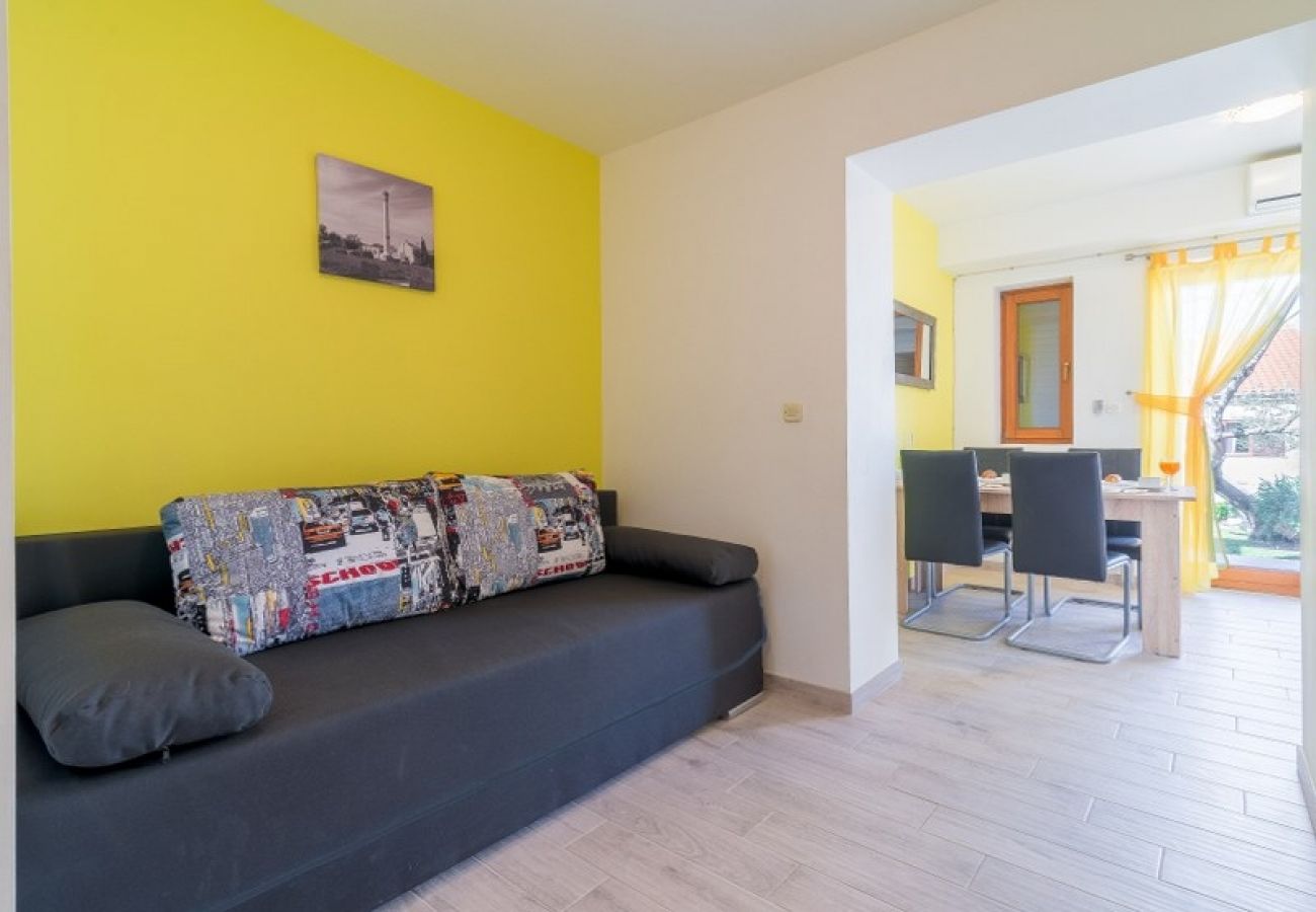 Apartment in Nin - Apartment in Nin with Terrace, Air condition, WIFI (864-3)