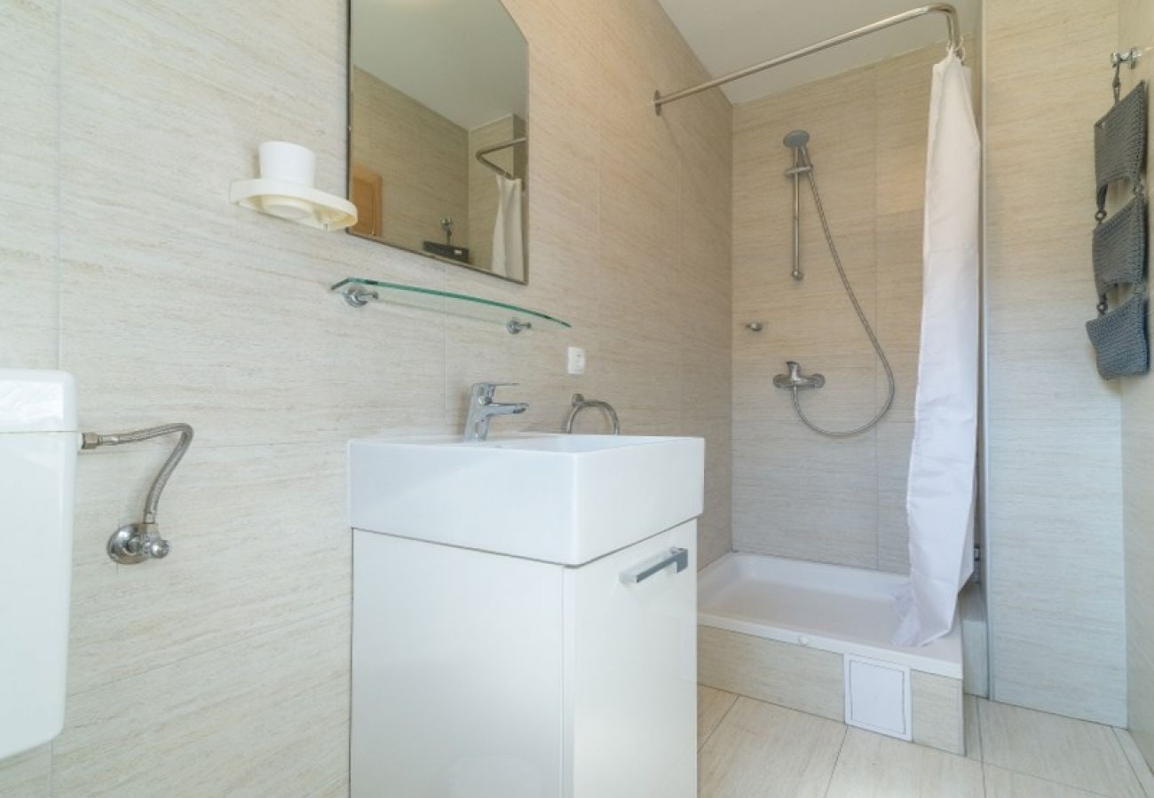 Apartment in Nin - Apartment in Nin with Terrace, Air condition, WIFI (864-4)