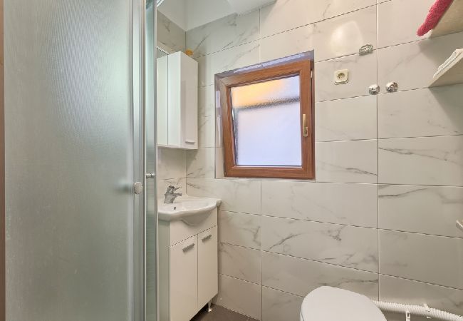 Apartment in Štinjan - Apartment in Štinjan with Seaview, Air condition, WIFI, Washing machine (3326-1) Apartment in Štinjan - Apartment in Štinjan with Seaview, Air condition, WIFI, Washing machine (3326-1)