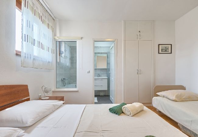 Apartment in Štinjan - Apartment in Štinjan with Seaview, Air condition, WIFI, Washing machine (3326-1) Apartment in Štinjan - Apartment in Štinjan with Seaview, Air condition, WIFI, Washing machine (3326-1)