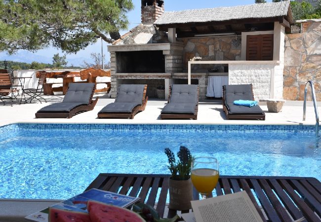 House in Sumartin - Holiday Home in Sumartin with Seaview, Air condition, WIFI, Washing machine (682-2) House in Sumartin - Holiday Home in Sumartin with Seaview, Air condition, WIFI, Washing machine (682-2)