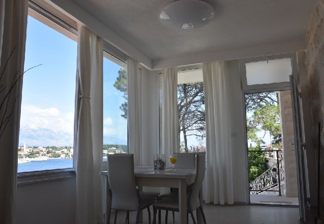 House in Sumartin - Holiday Home in Sumartin with Seaview, Air condition, WIFI, Washing machine (682-2) House in Sumartin - Holiday Home in Sumartin with Seaview, Air condition, WIFI, Washing machine (682-2)