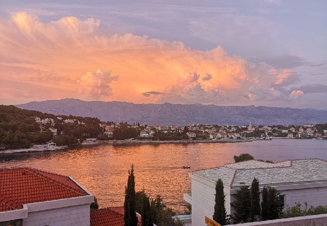 House in Sumartin - Holiday Home in Sumartin with Seaview, Air condition, WIFI, Washing machine (682-2) House in Sumartin - Holiday Home in Sumartin with Seaview, Air condition, WIFI, Washing machine (682-2)
