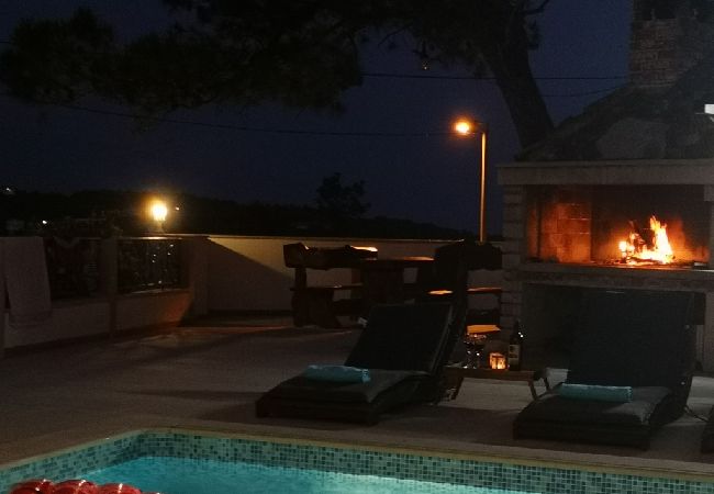 House in Sumartin - Holiday Home in Sumartin with Seaview, Air condition, WIFI, Washing machine (682-2) House in Sumartin - Holiday Home in Sumartin with Seaview, Air condition, WIFI, Washing machine (682-2)