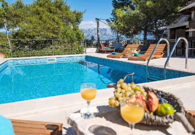 House in Sumartin - Holiday Home in Sumartin with Seaview, Air condition, WIFI, Washing machine (682-2) House in Sumartin - Holiday Home in Sumartin with Seaview, Air condition, WIFI, Washing machine (682-2)