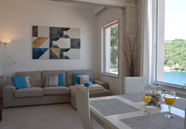 House in Sumartin - Holiday Home in Sumartin with Seaview, Air condition, WIFI, Washing machine (682-2) House in Sumartin - Holiday Home in Sumartin with Seaview, Air condition, WIFI, Washing machine (682-2)