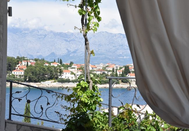House in Sumartin - Holiday Home in Sumartin with Seaview, Air condition, WIFI, Washing machine (682-2) House in Sumartin - Holiday Home in Sumartin with Seaview, Air condition, WIFI, Washing machine (682-2)