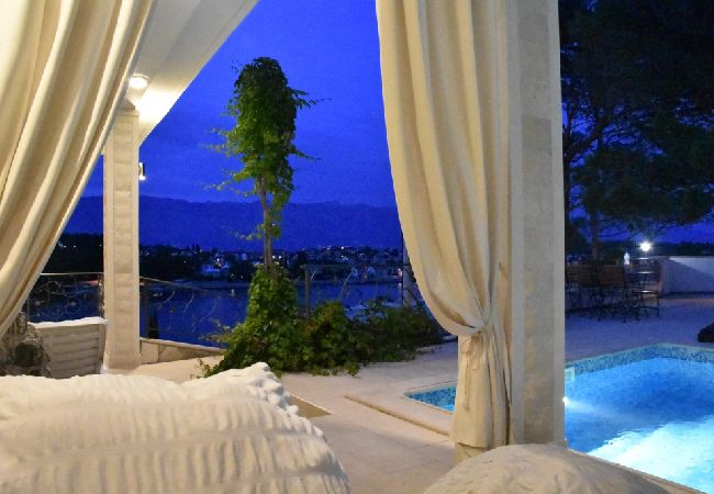 House in Sumartin - Holiday Home in Sumartin with Seaview, Air condition, WIFI, Washing machine (682-2) House in Sumartin - Holiday Home in Sumartin with Seaview, Air condition, WIFI, Washing machine (682-2)