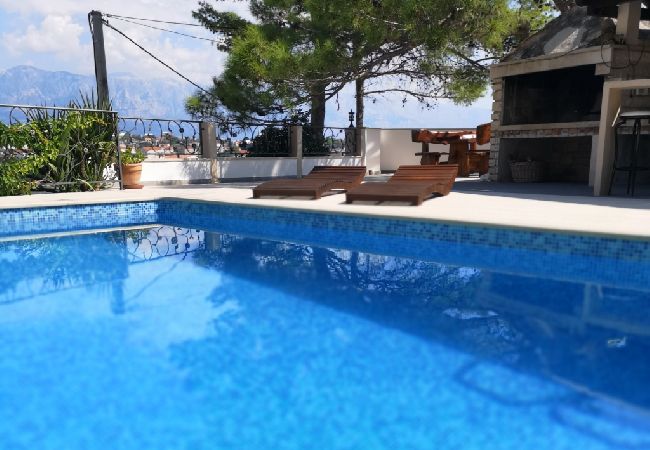 House in Sumartin - Holiday Home in Sumartin with Seaview, Air condition, WIFI, Washing machine (682-2) House in Sumartin - Holiday Home in Sumartin with Seaview, Air condition, WIFI, Washing machine (682-2)