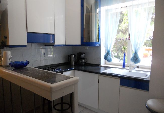 House in Sumartin - Holiday Home in Sumartin with Seaview, Air condition, WIFI, Washing machine (682-2) House in Sumartin - Holiday Home in Sumartin with Seaview, Air condition, WIFI, Washing machine (682-2)
