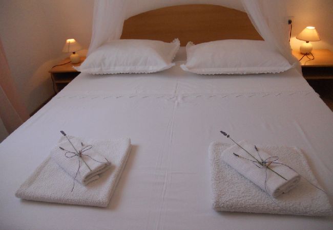 House in Sumartin - Holiday Home in Sumartin with Seaview, Air condition, WIFI, Washing machine (682-2) House in Sumartin - Holiday Home in Sumartin with Seaview, Air condition, WIFI, Washing machine (682-2)