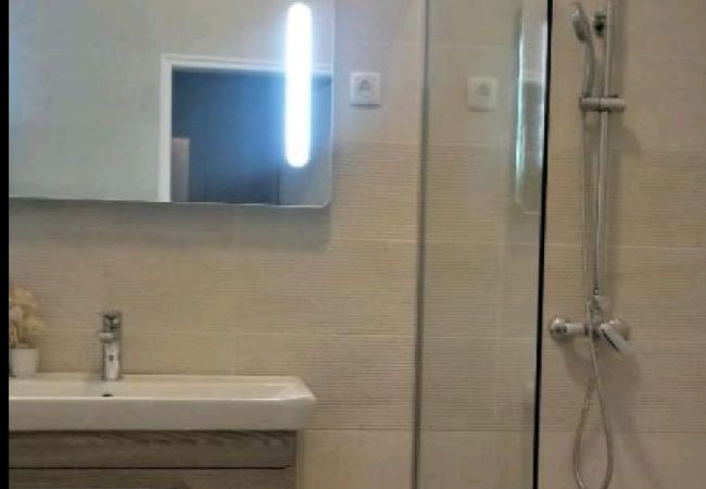 House in Sumartin - Holiday Home in Sumartin with Seaview, Air condition, WIFI, Washing machine (682-2) House in Sumartin - Holiday Home in Sumartin with Seaview, Air condition, WIFI, Washing machine (682-2)