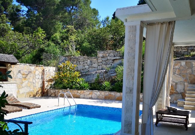 House in Sumartin - Holiday Home in Sumartin with Seaview, Air condition, WIFI, Washing machine (682-2) House in Sumartin - Holiday Home in Sumartin with Seaview, Air condition, WIFI, Washing machine (682-2)