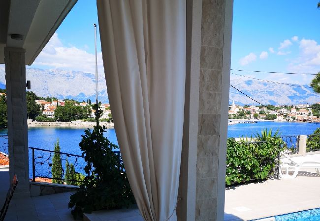 House in Sumartin - Holiday Home in Sumartin with Seaview, Air condition, WIFI, Washing machine (682-2) House in Sumartin - Holiday Home in Sumartin with Seaview, Air condition, WIFI, Washing machine (682-2)
