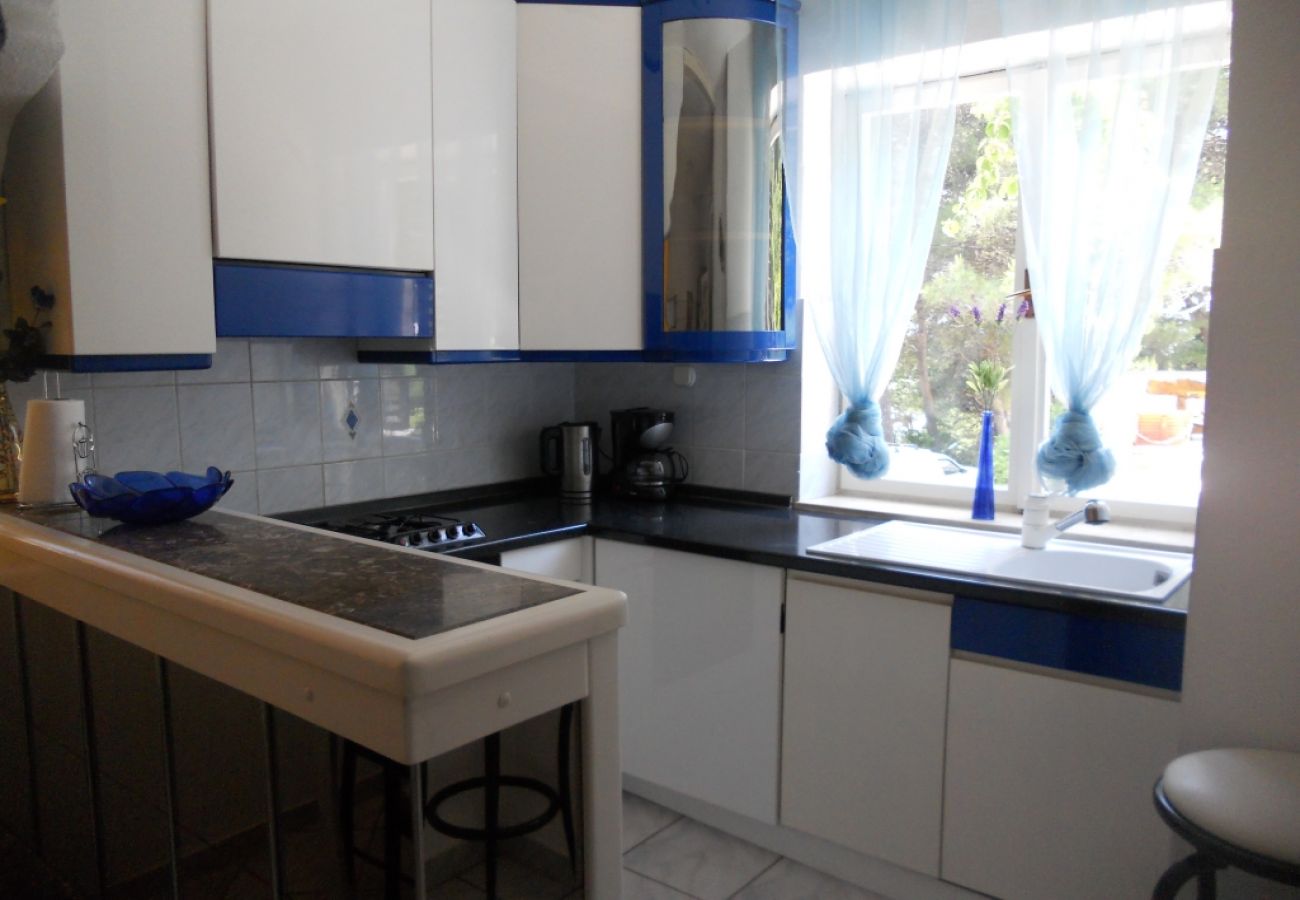 House in Sumartin - Holiday Home in Sumartin with Seaview, Air condition, WIFI, Washing machine (682-2)