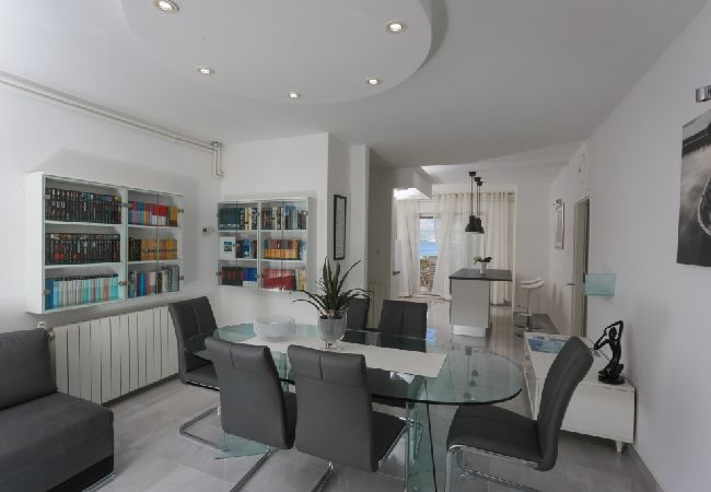 Apartment in Supetar - Apartment in Supetar with Seaview, Terrace, Air condition, WIFI (3361-1) Apartment in Supetar - Apartment in Supetar with Seaview, Terrace, Air condition, WIFI (3361-1)