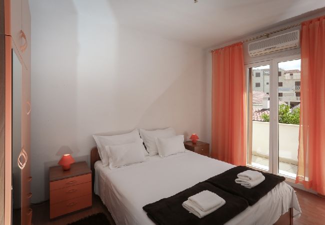 Apartment in Supetar - Apartment in Supetar with Seaview, Terrace, Air condition, WIFI (3361-1) Apartment in Supetar - Apartment in Supetar with Seaview, Terrace, Air condition, WIFI (3361-1)